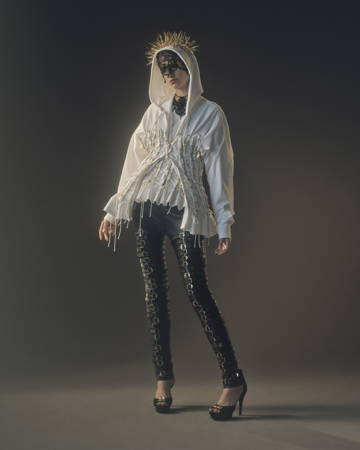 Undercover Presents Its New 2025 Spring - Summer Women’s Collection