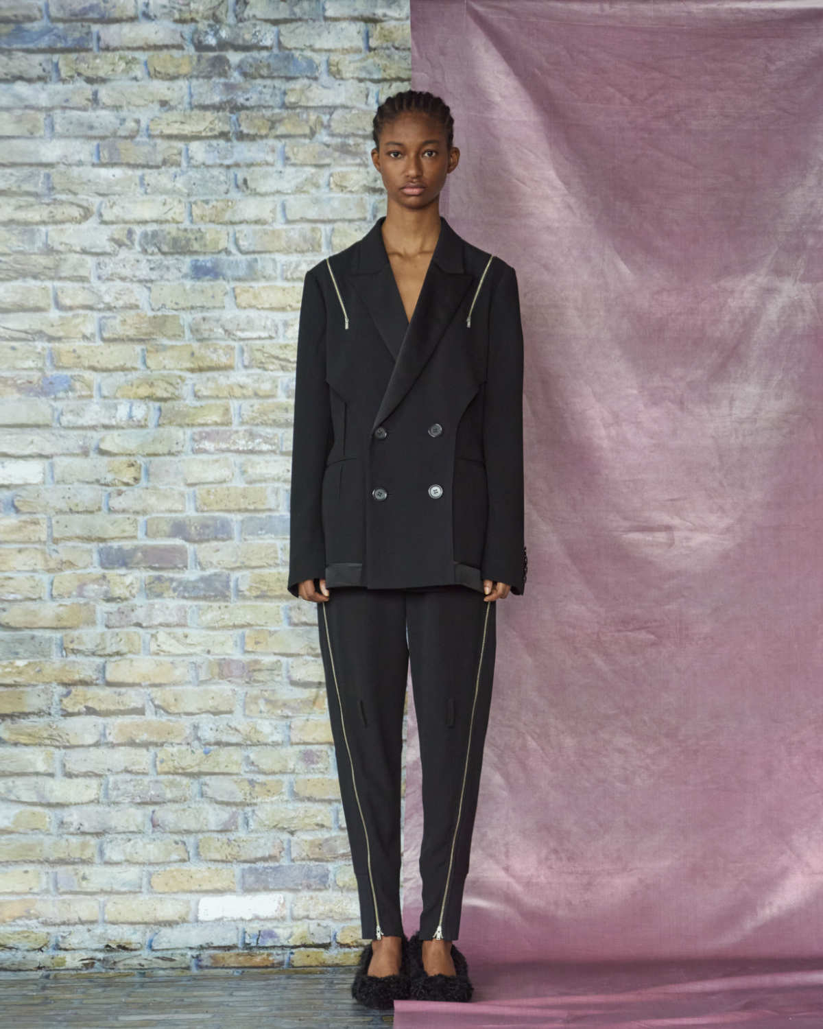 UNDERCOVER Presents Its New Pre-Fall 2025 Women’s Collection