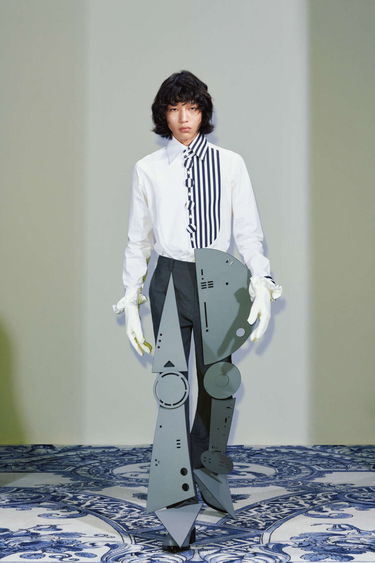 Xander Zhou Pro Presents His New SS25 High-Tech Couture Collection: Anachronotale