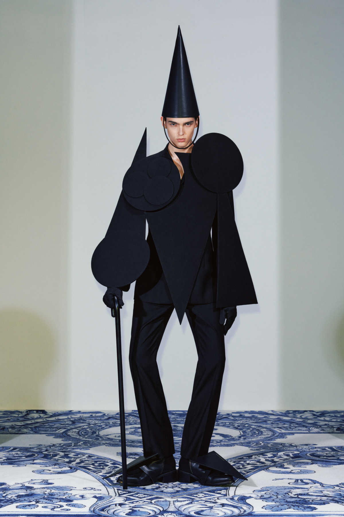 Xander Zhou Pro Presents His New SS25 High-Tech Couture Collection: Anachronotale