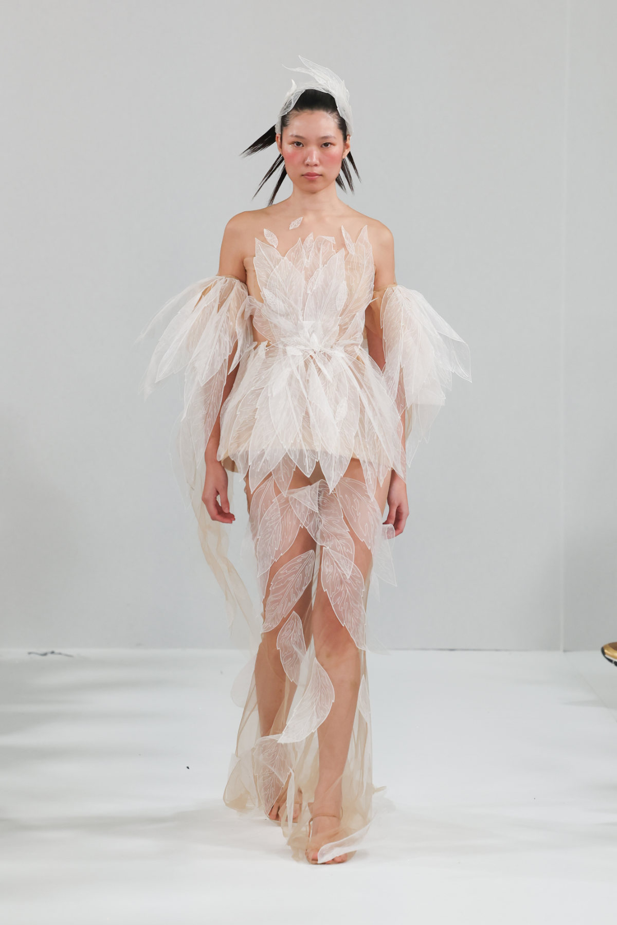 Yanina Couture Presents Its New Spring-Summer 2024 Collection: Phoenix