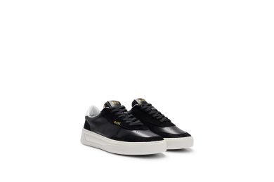 Low-top Trainers In Leather And Suede (Black)