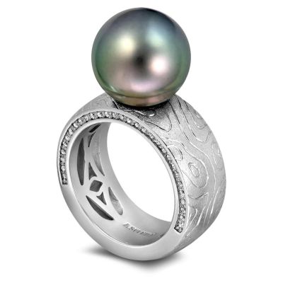 Gold Ring With Tahitian Grey Pearl And Diamonds