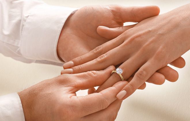 7 Simple Engagement Rings For A Minimalistic Bride