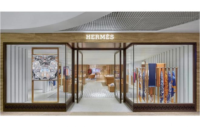 Hermès opened a new store inside the Harbour City Shopping Centre, a significant extension in the lively metropolis