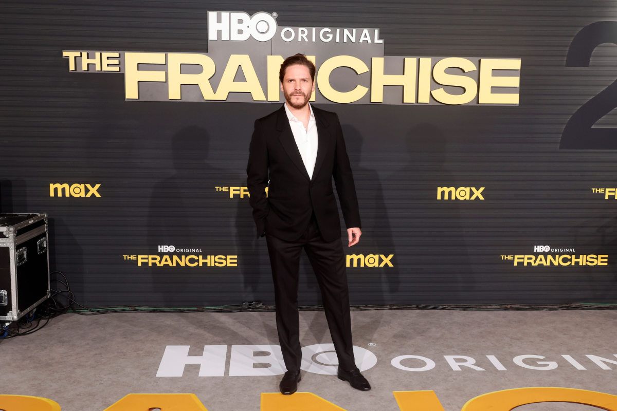 Daniel Bruhl In Zegna At “The Franchise” HBO Original Series Premiere In Los Angeles