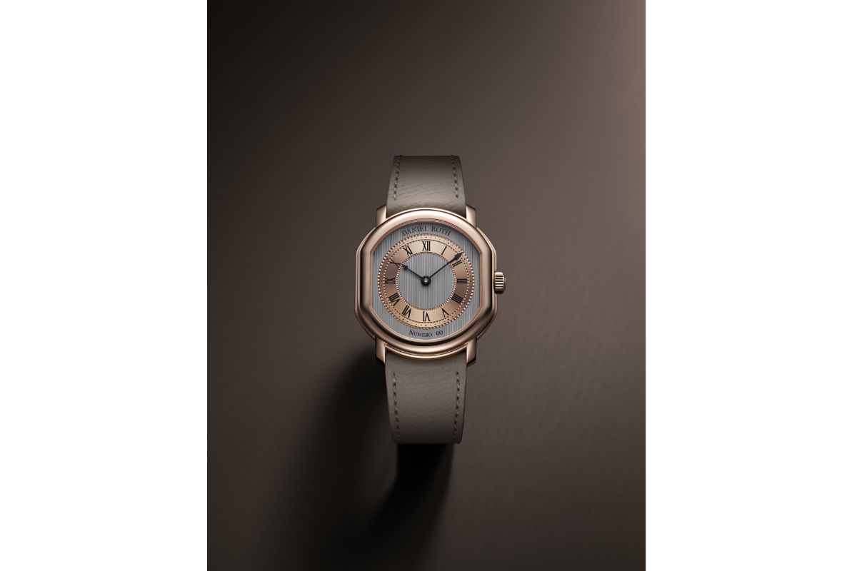 Daniel Roth Presents Its New Extra Plat Rose Gold Watch