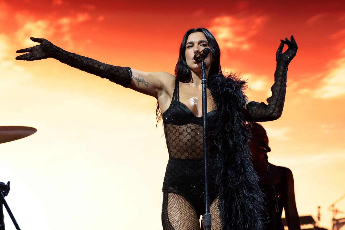 Dua Lipa Dazzles In Custom Gucci On Radical Optimism Tour In Toronto
