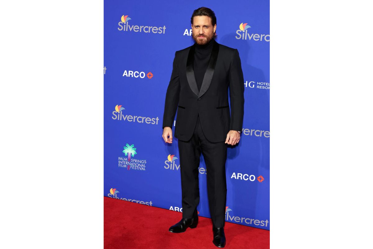 Edgar Ramirez Wearing Zegna To Receive The Vanguard Award For “Emilia Pérez”