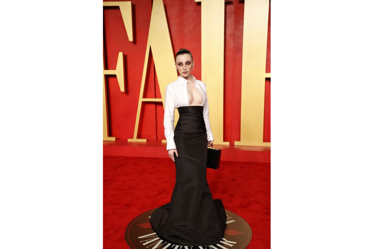 Emma Chamberlain In Thom Browne At The 2024 Vanity Fair Oscars Party
