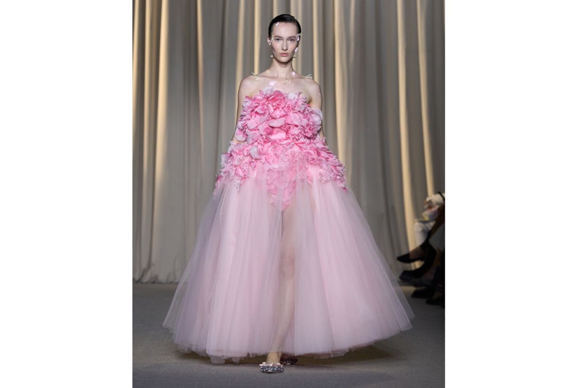 Giambattista Valli Presents His New Haute Couture 27 Fall-Winter 2024 Collection