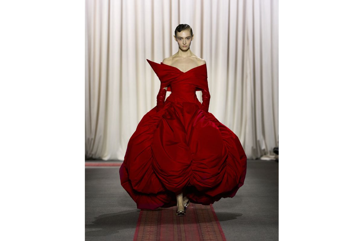 Giambattista Valli Presents His New Haute Couture N°28 Collection