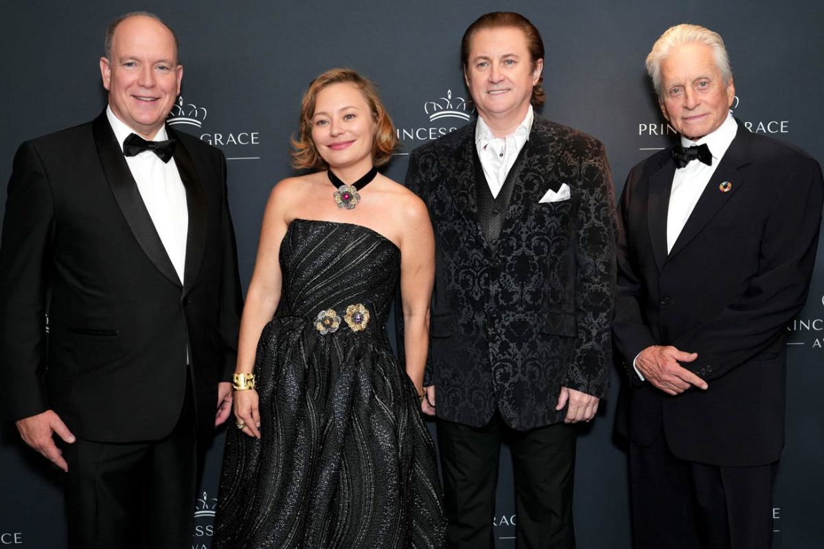 Alex Soldier Designs Princess Grace Award For Michael Douglas