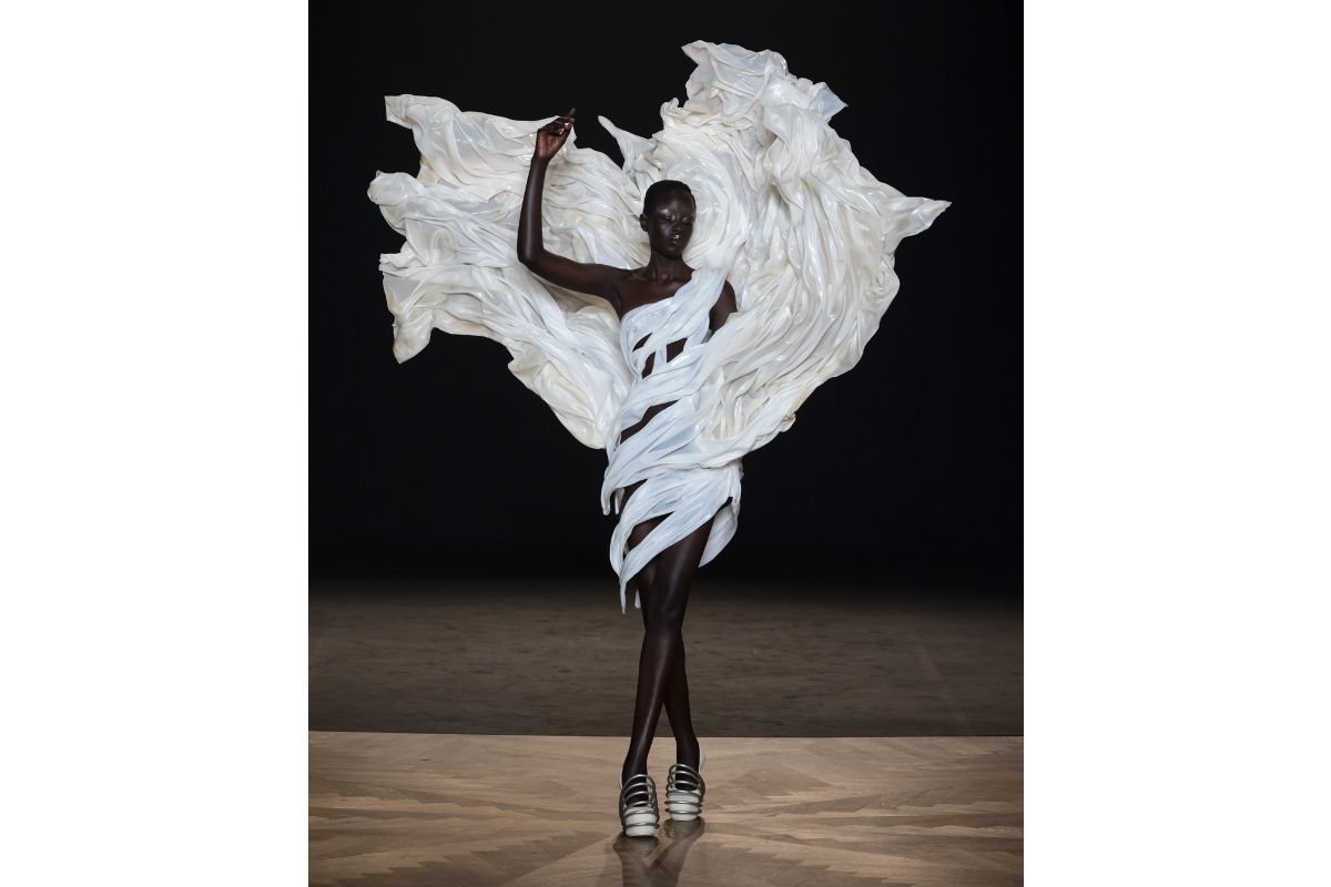 Iris Van Herpen Presents Her New Haute Couture Autumn Winter 2025-26 Collection: Sympoiesis