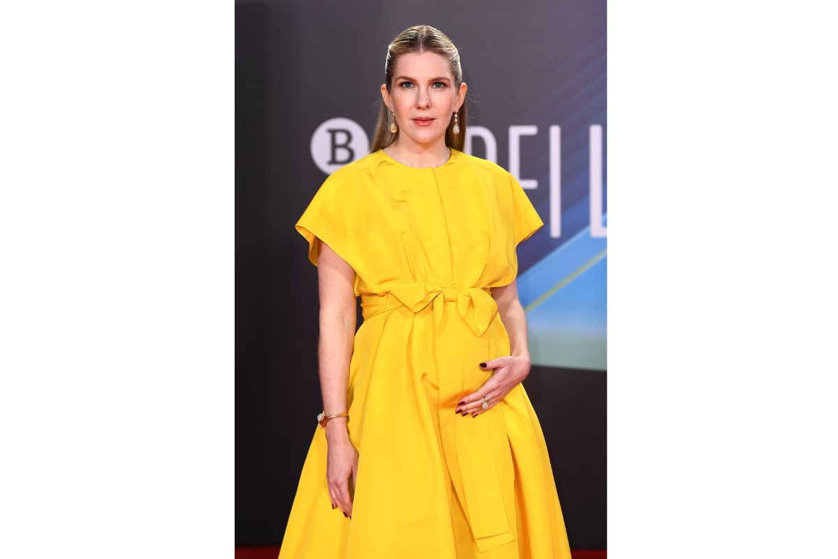 Lily Rabe In Boucheron Jewelry To The Premiere Of George Clooney's Film "The Tender Bar"