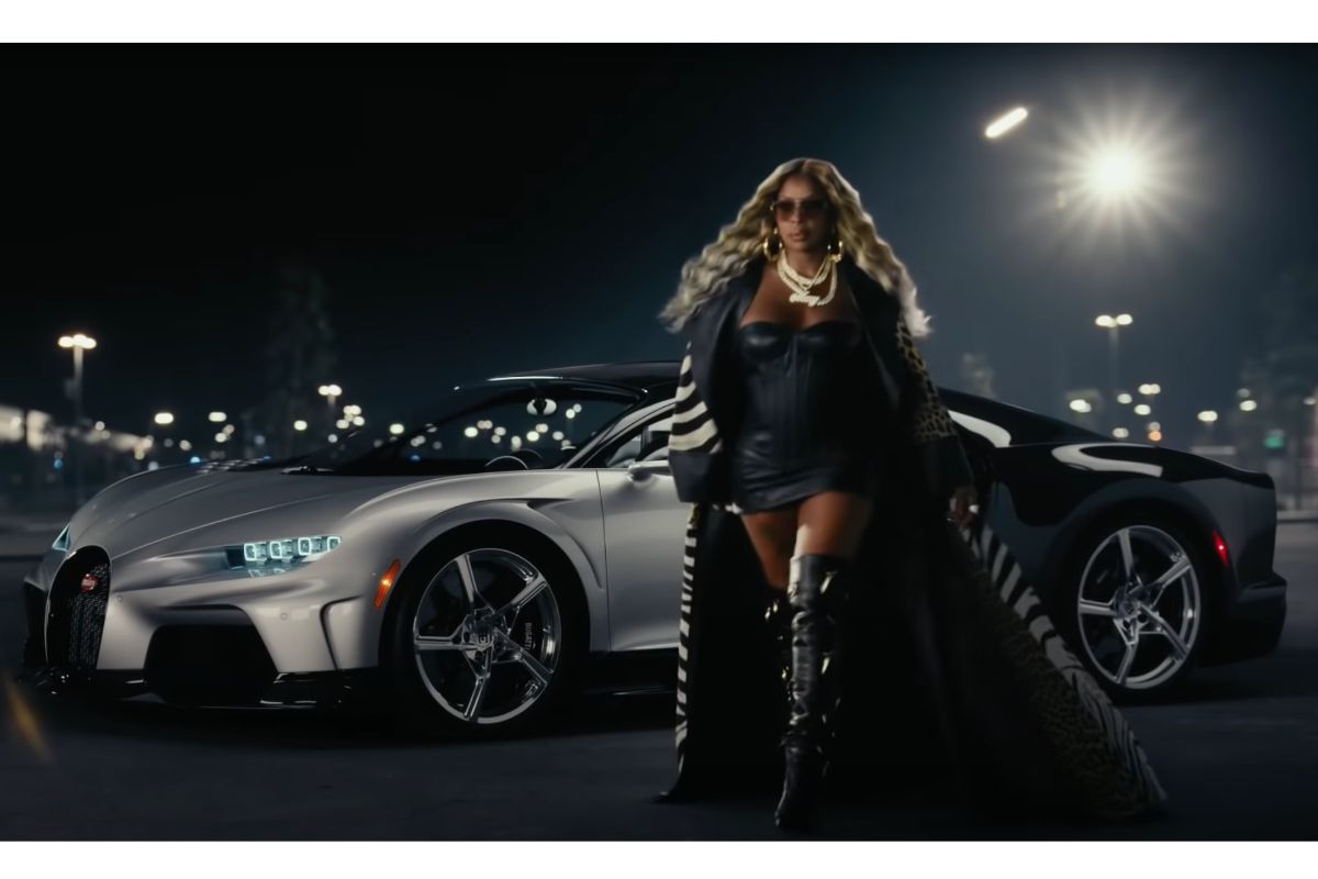 Mary J. Blige In Roberto Cavalli In The Pepsi Super Bowl LVI Halftime Show Promo Video