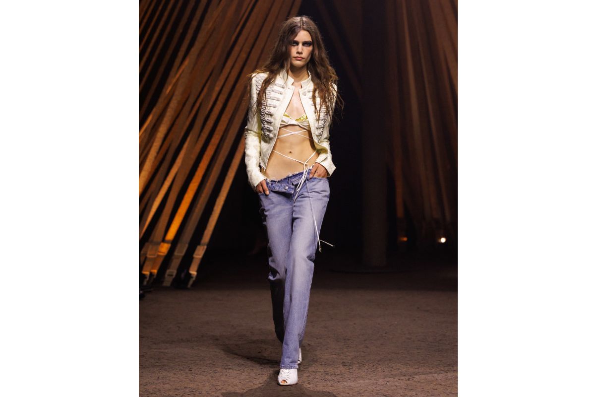 McQueen Spring Summer 2026: Primal Elegance And Avant-Garde Tailoring