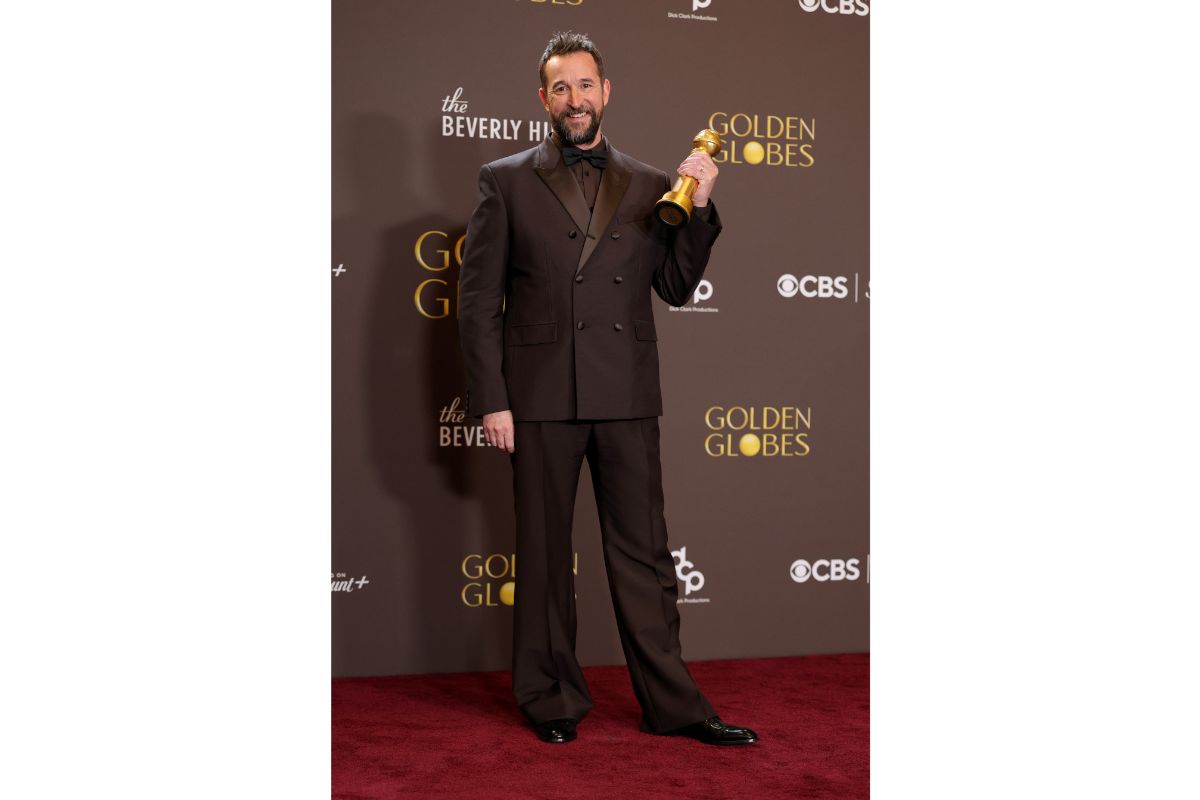 Noah Wyle Wears Celine At The 83rd Golden Globes