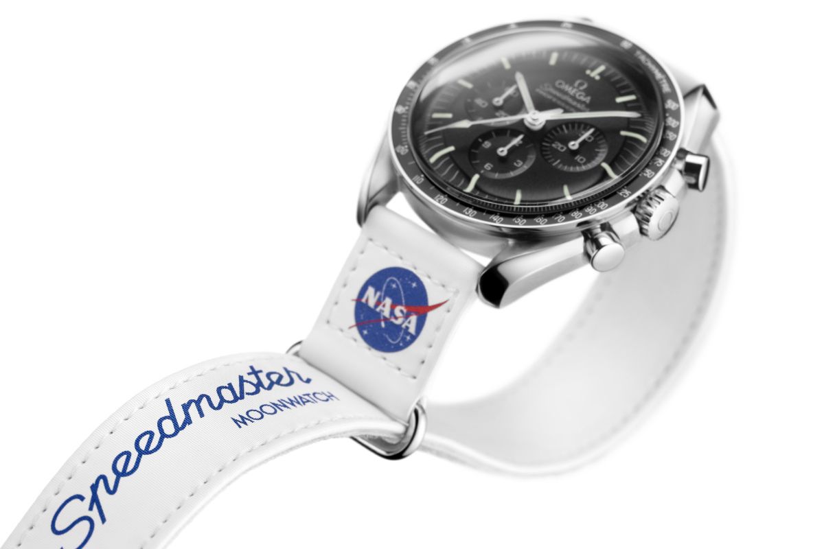 OMEGA Presents Novelties For 2021 - Speedmaster Moonwatch Velcro® Straps