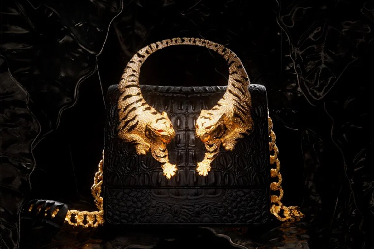 Roberto Cavalli Unveiled Its New IT-accessory: The Roar Bag