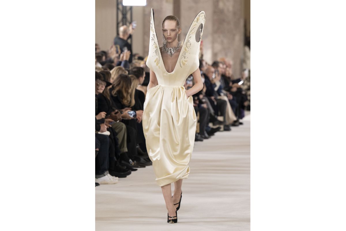 Schiaparelli Presents Its New Haute Couture Spring Summer 2024 Collection: Schiaparalien