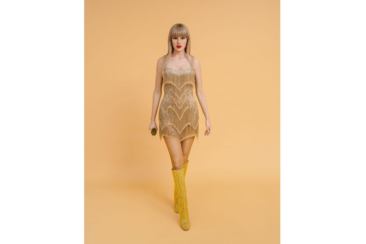 Taylor Swift Wax Figure Unveiled By Madame Tussauds Wearing Roberto Cavalli Looks