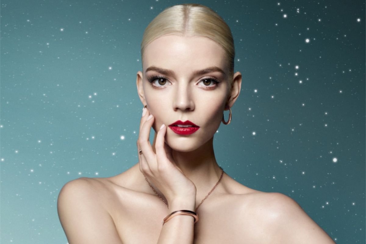 Tiffany & Co. Unveils Its 2024 Holiday Campaign, With Love, Since 1837