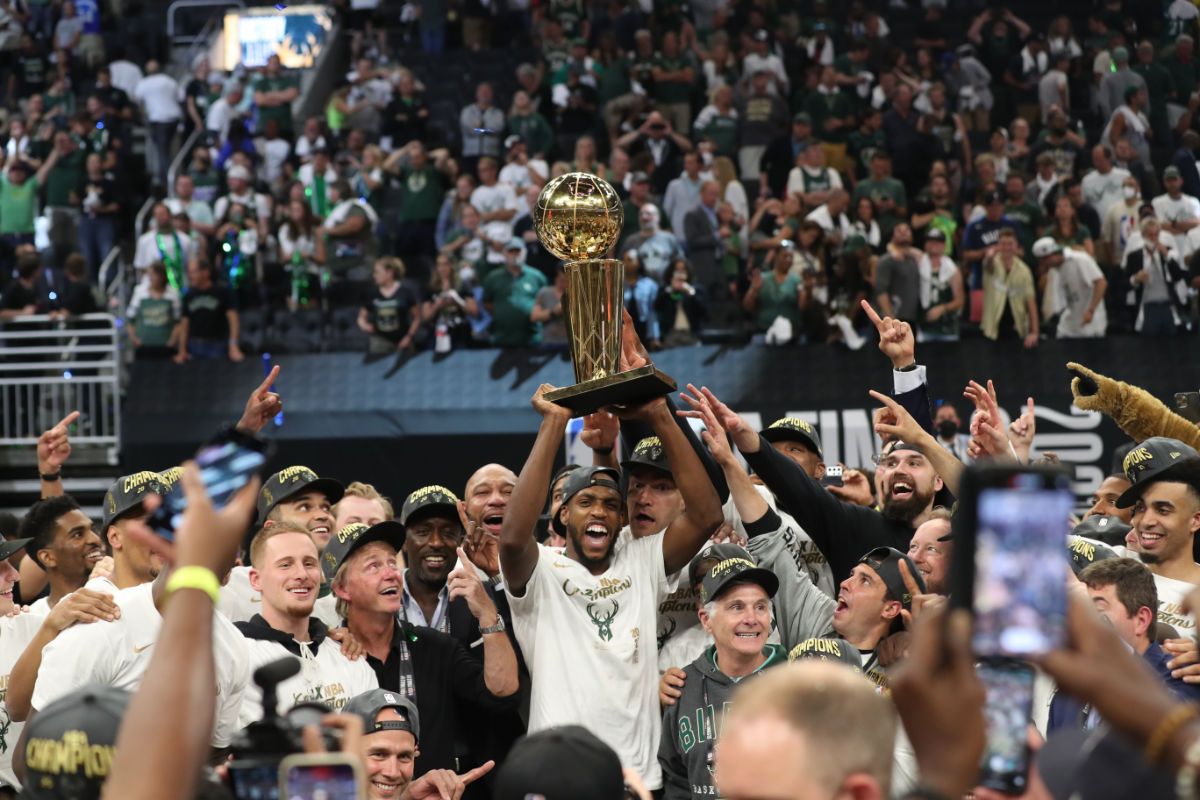 Tiffany & Co. Congratulates The Milwaukee Bucks, Winners Of The NBA Finals 2021 And Recipients Of The Larry O’Brien Trophy