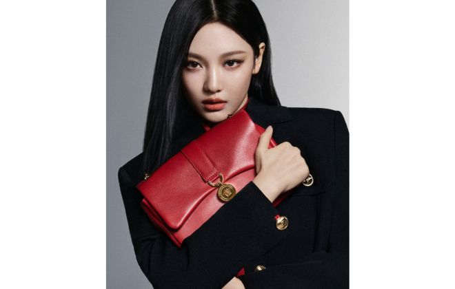 Versace Launches Its New Medusa 95 Kleio Bag Campaign Starring Ningning