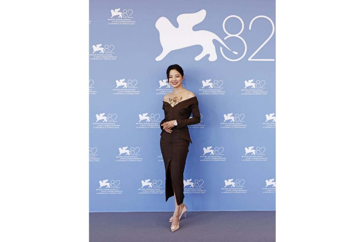 Xin Zhilei Stuns In Schiaparelli At The 82nd Venice International Film Festival