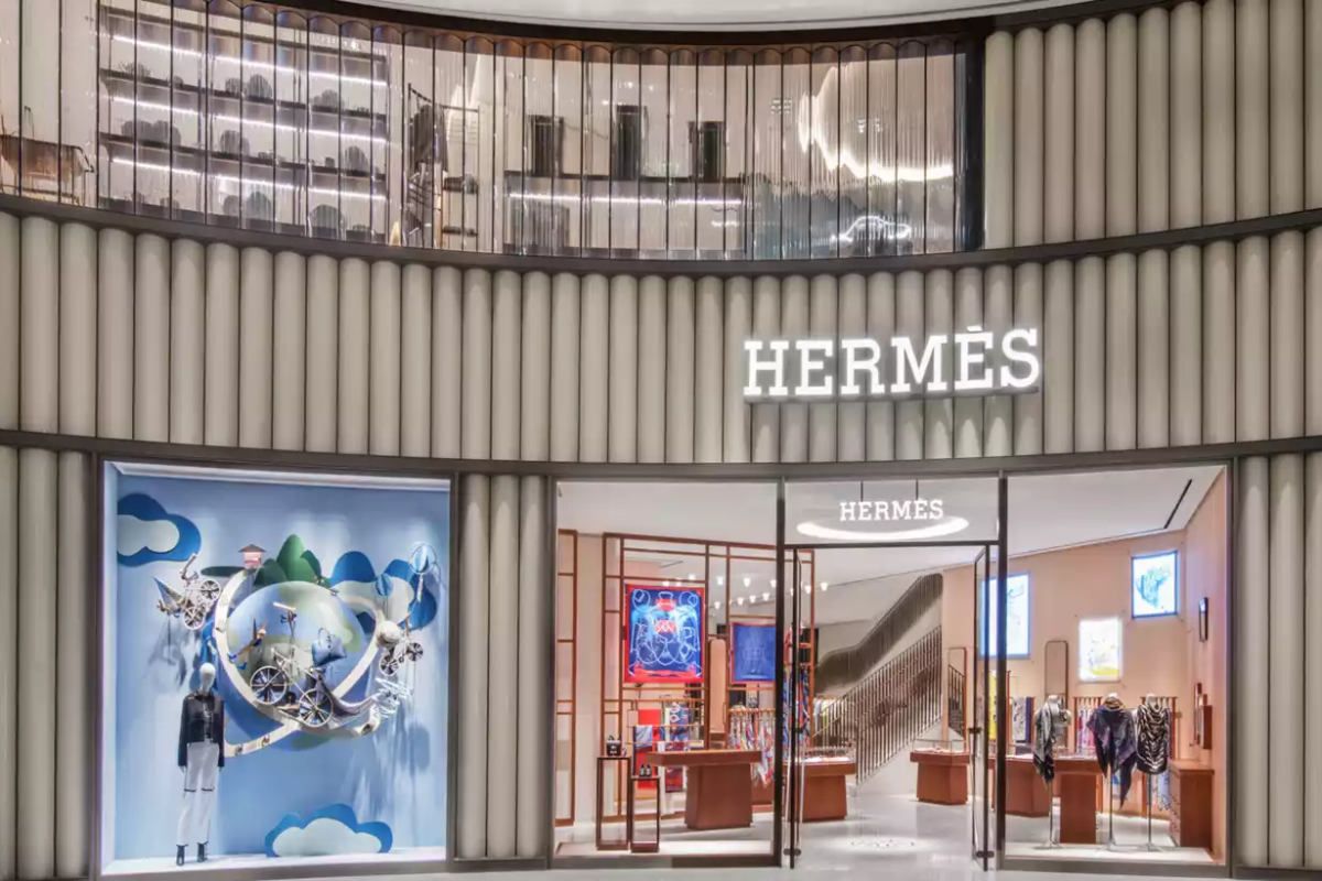 Hermès: Hermès Continues Its Journey On Paradeplatz In Zurich Unveiling ...