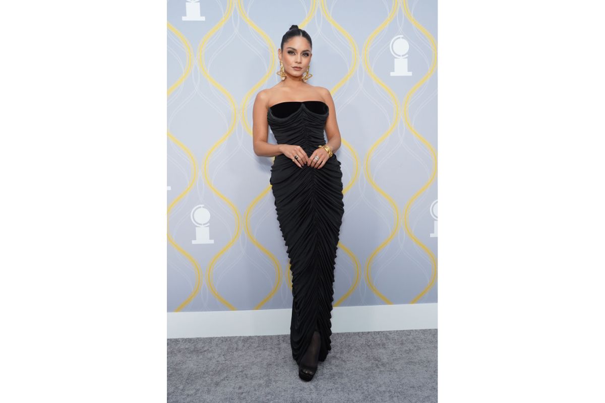 Schiaparelli: Anitta In Schiaparelli Haute Couture To The MTV Video
