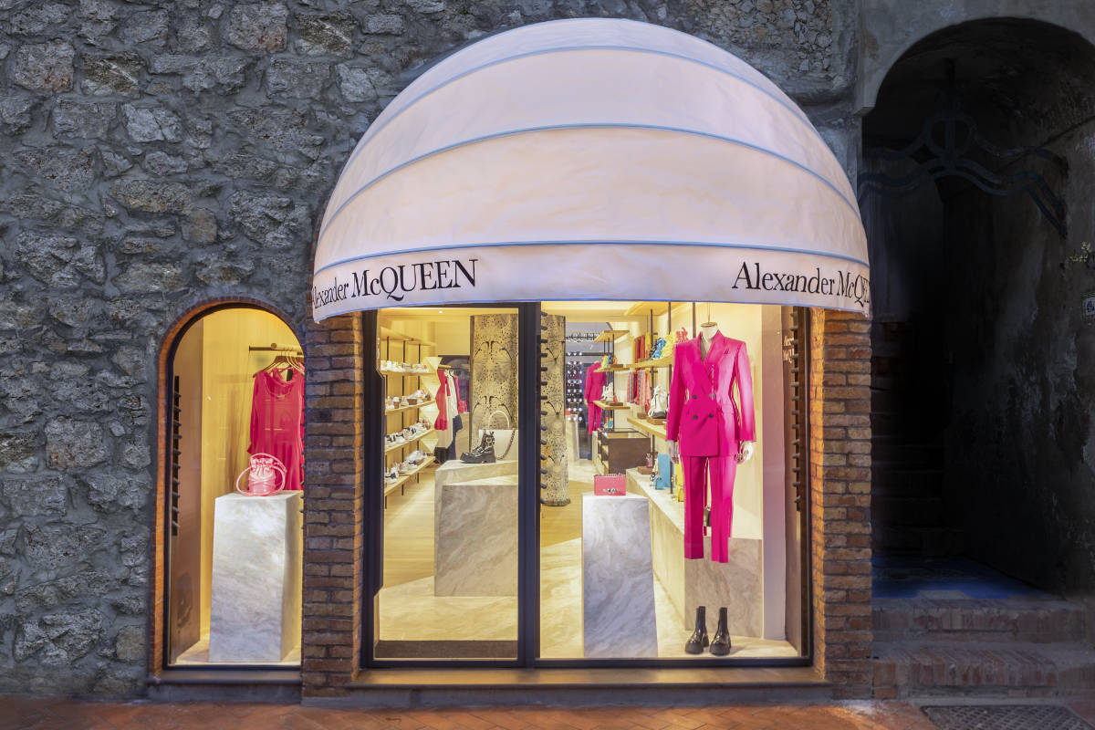 Alexander McQueen Boutique in London - Old Bond Street - Luxferity