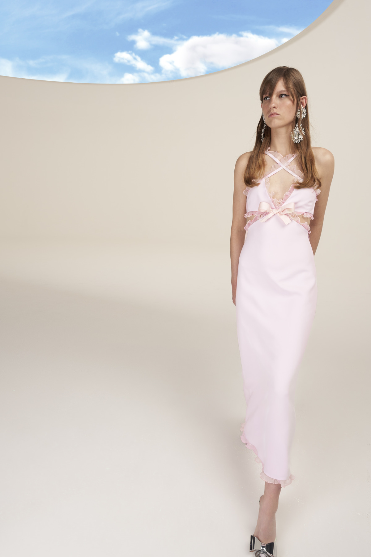 Giambattista Valli Presents Its New Resort 2023 Collection: “En Plein Air”