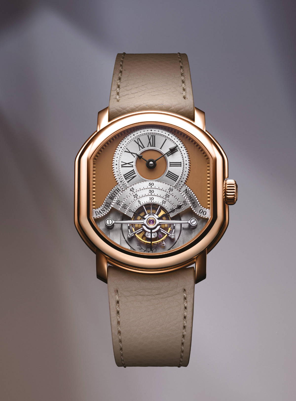 Daniel Roth Unveils Its New Tourbillon Rose Gold