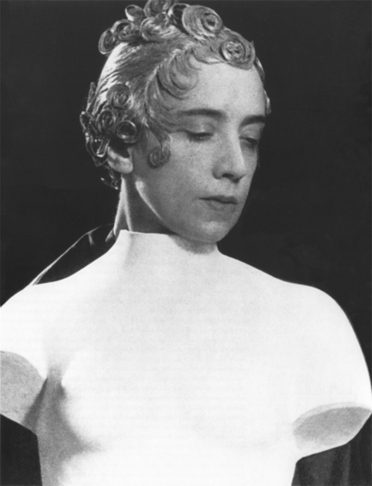 Schiaparelli To Support Man Ray Exhibition At The Metropolitan Museum Of Art