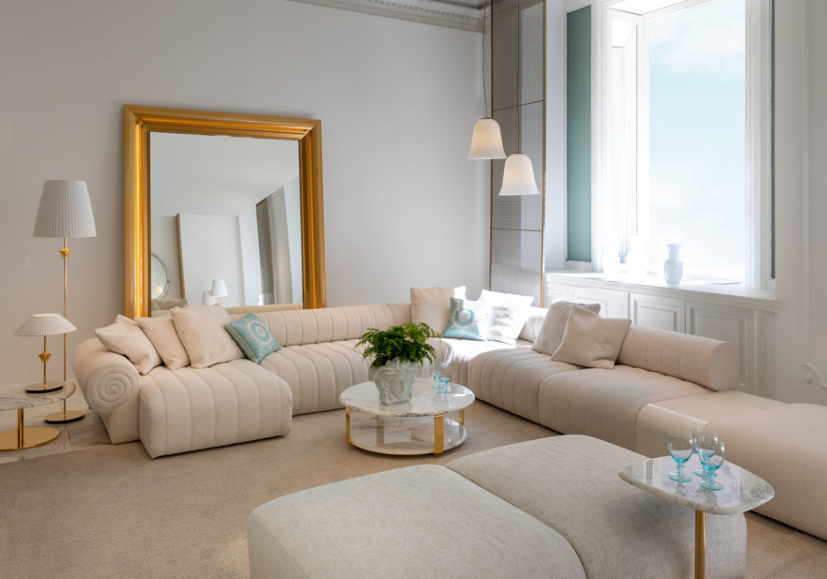 02 Versace Home Zensational Sofa White Via Durini 1200x841 