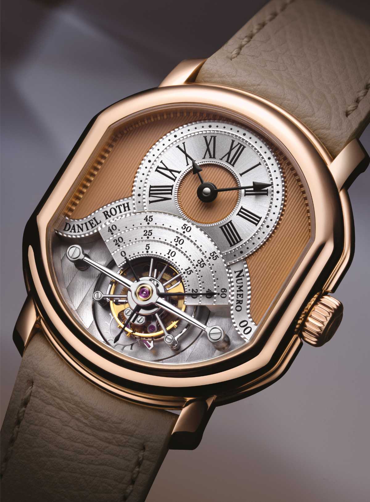 Daniel Roth Unveils Its New Tourbillon Rose Gold