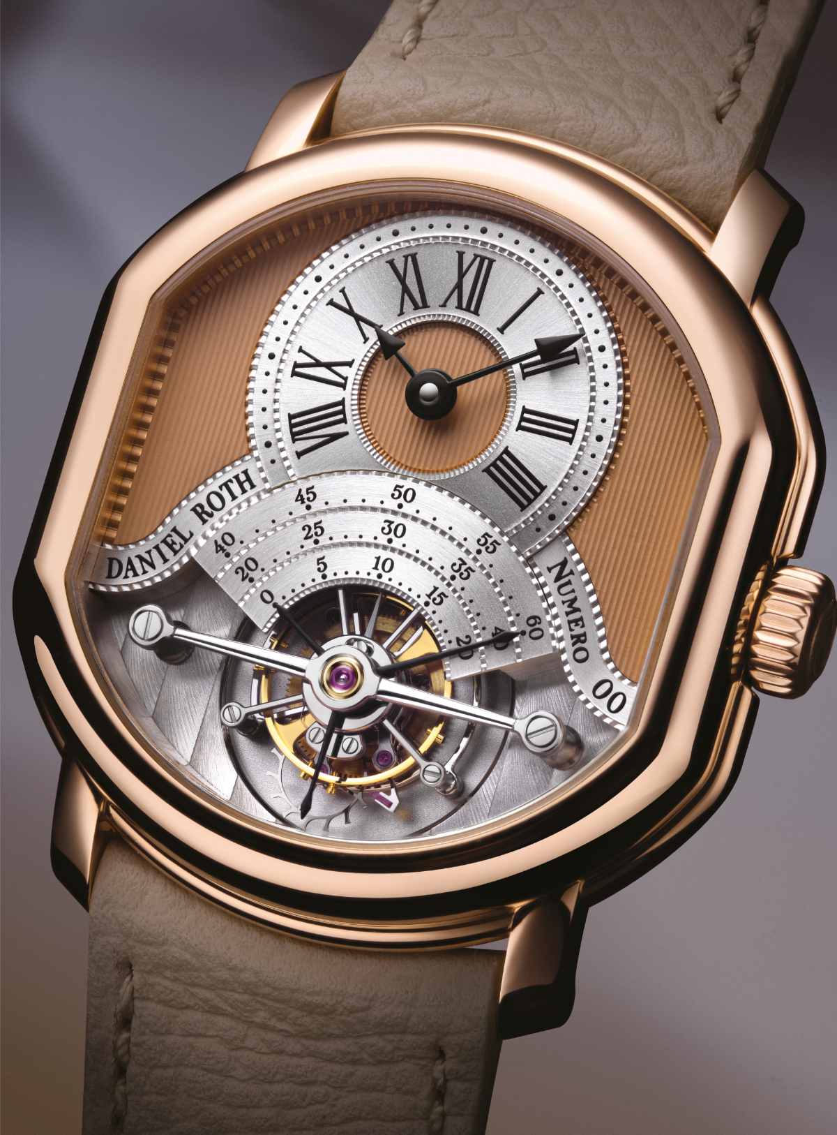 Daniel Roth Unveils Its New Tourbillon Rose Gold