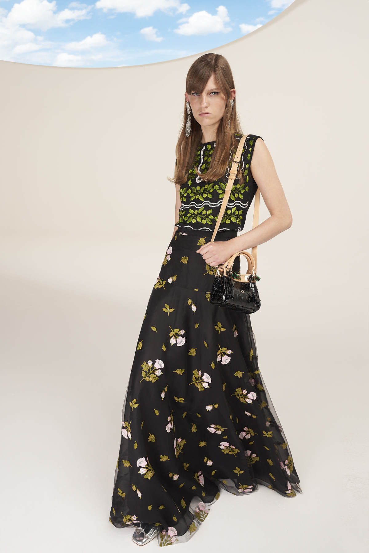 Giambattista Valli Presents Its New Resort 2023 Collection: “En Plein Air”