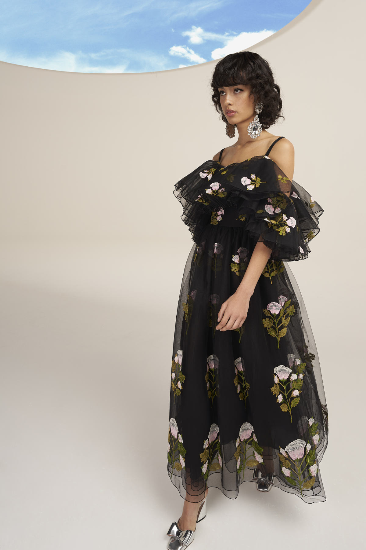 Giambattista Valli Presents Its New Resort 2023 Collection: “En Plein Air”