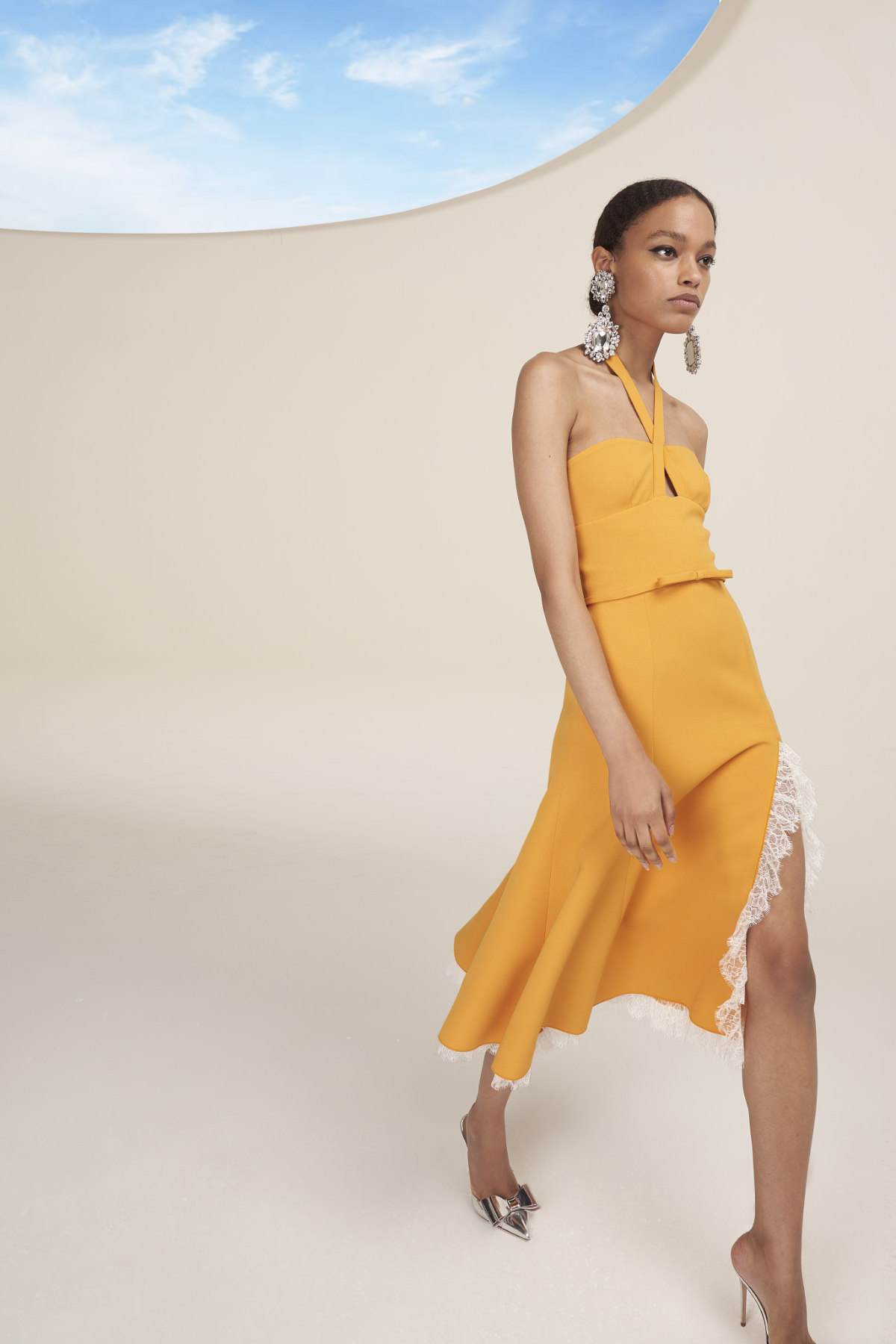 Giambattista Valli Presents Its New Resort 2023 Collection: “En Plein Air”