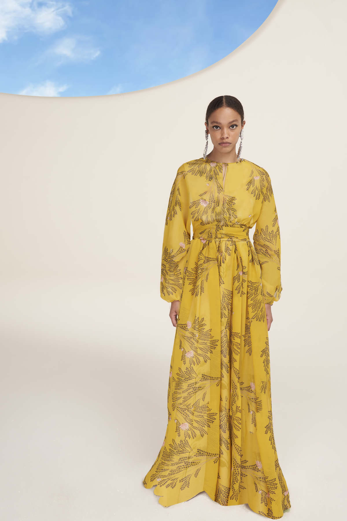 Giambattista Valli Presents Its New Resort 2023 Collection: “En Plein Air”