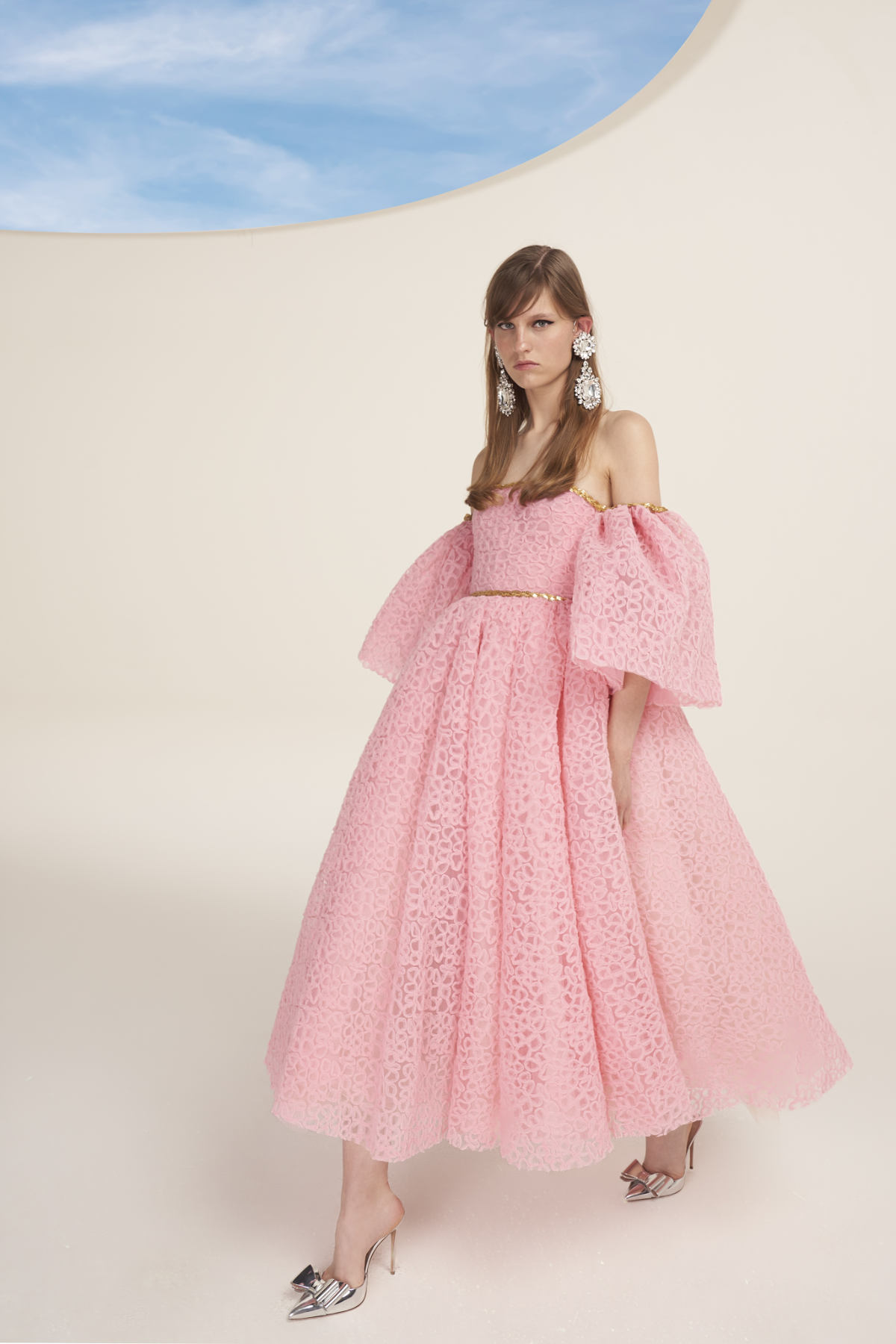 Giambattista Valli Presents Its New Resort 2023 Collection: “En Plein Air”