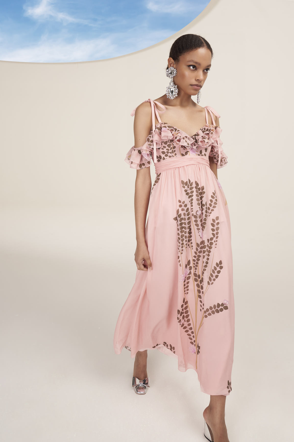 Giambattista Valli Presents Its New Resort 2023 Collection: “En Plein Air”