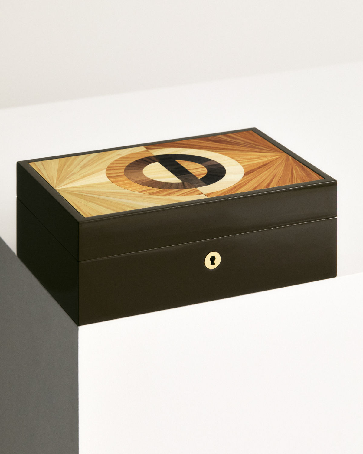 Dior Maison CD Entrelacé Collection - Luxe Interiors & Haute Craftsmanship Revealed