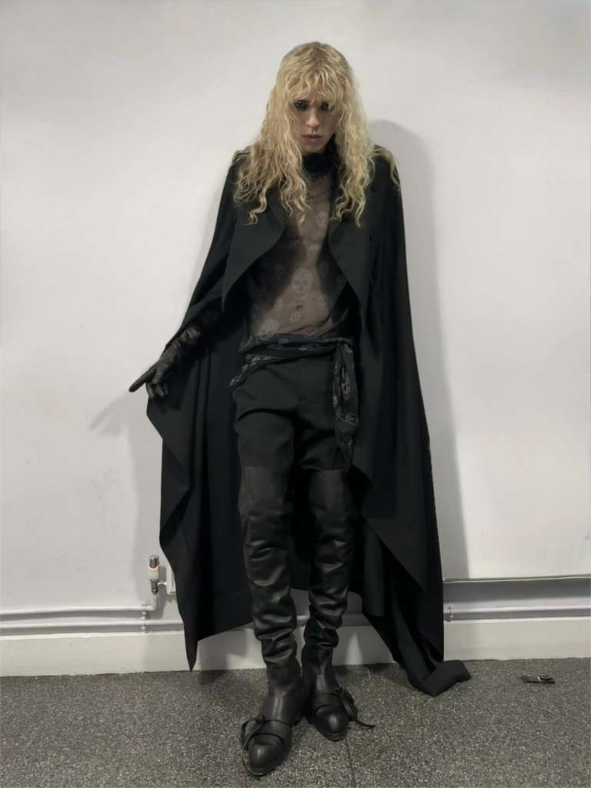 2Hollis Wears McQueen At The Star Tour London