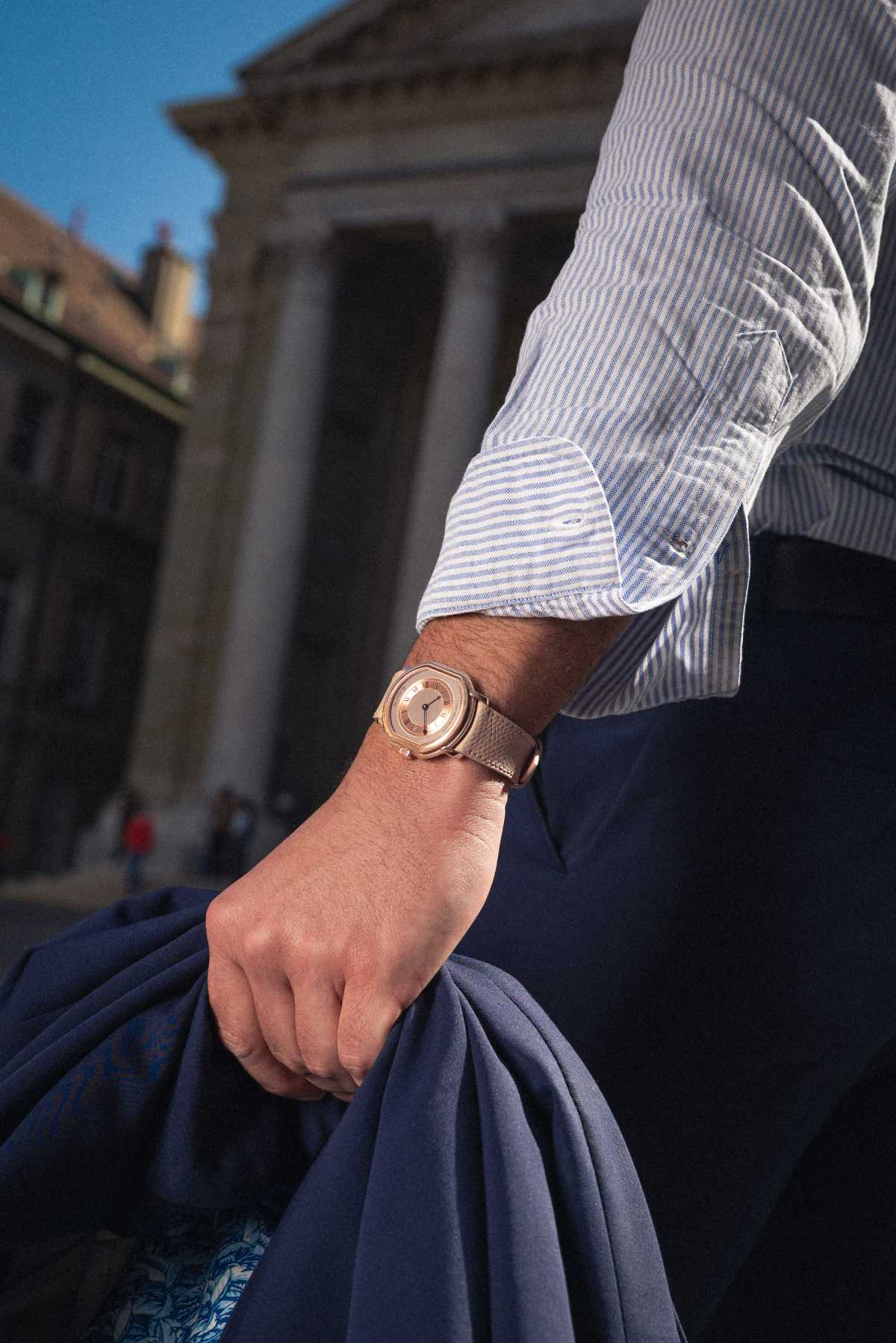 Daniel Roth Presents Its New Extra Plat Rose Gold Watch