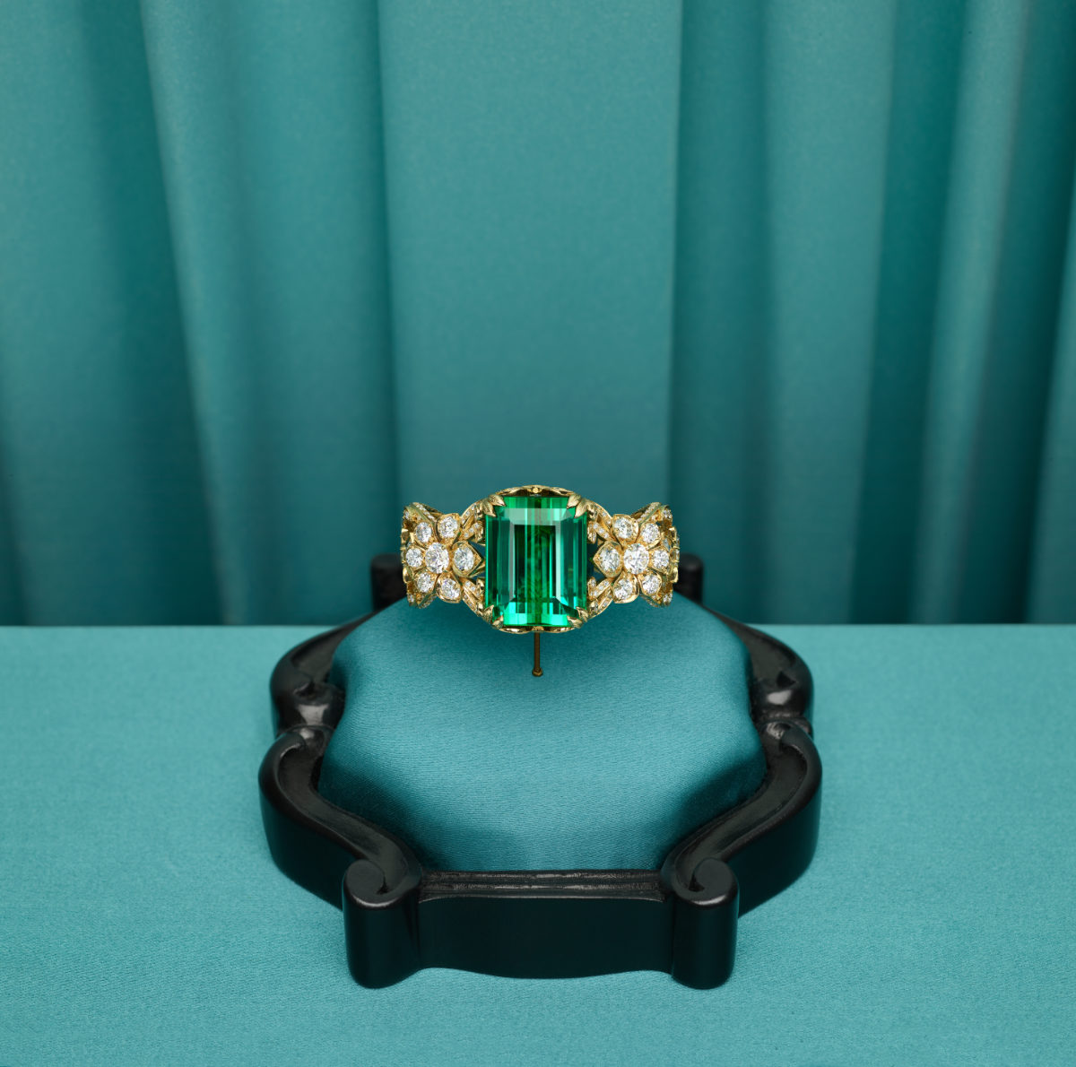 Gucci Presents An Exclusive Selection Of New Hortus Deliciarum High Jewelry Pieces