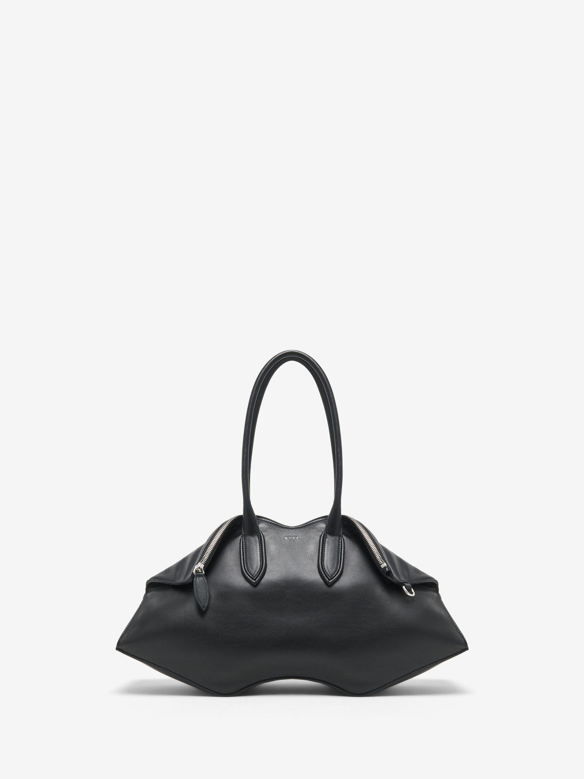 The Manta Bag: Alexander McQueen’s SS26 Reimagining Of An Iconic Silhouette